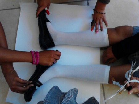 dibujando los pies de erica